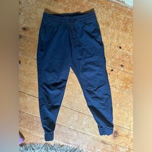 One pocket jogger size medium short